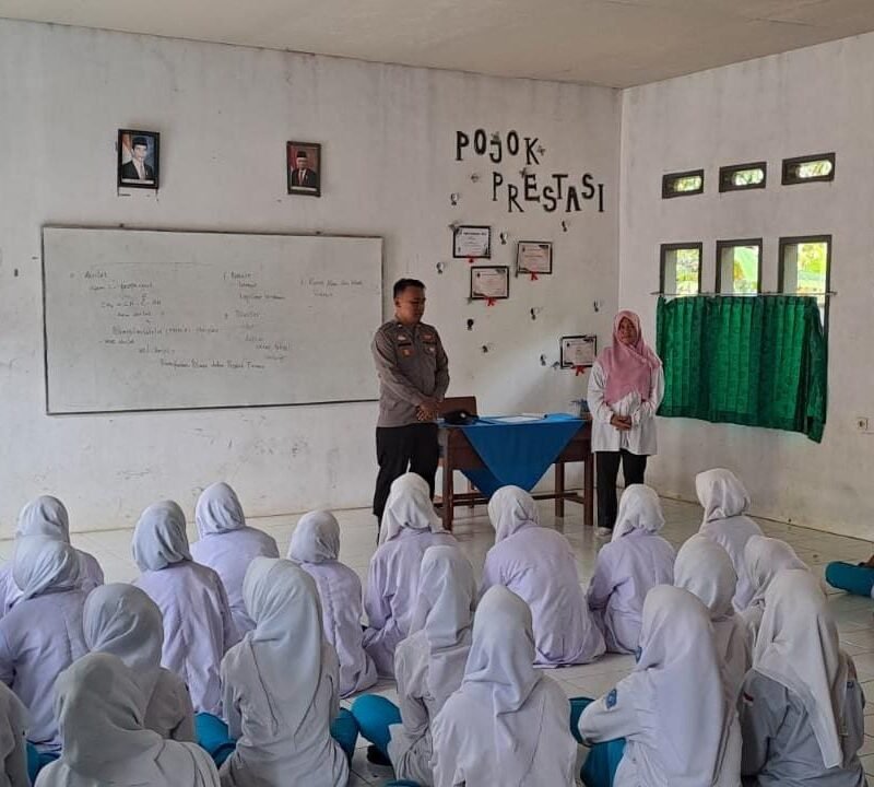 Cegah Pergaulan Bebas Polsek Cisaga Penyuluhan di SMK Al- Husna