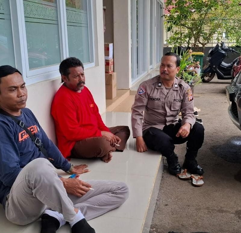 Datangi Tokoh Karangtinggal, Anggota Polsek Cimaragas Koorkom Kamtibmas Jelang Pilkada Serentak