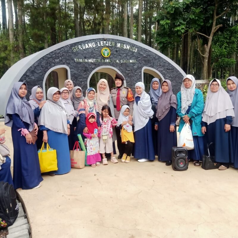 DIT PAM OBVIT POLDA JABAR PATROLI WISATA DI OBJEK WISATA TAHURA (TAMAN HUTAN RAYA)