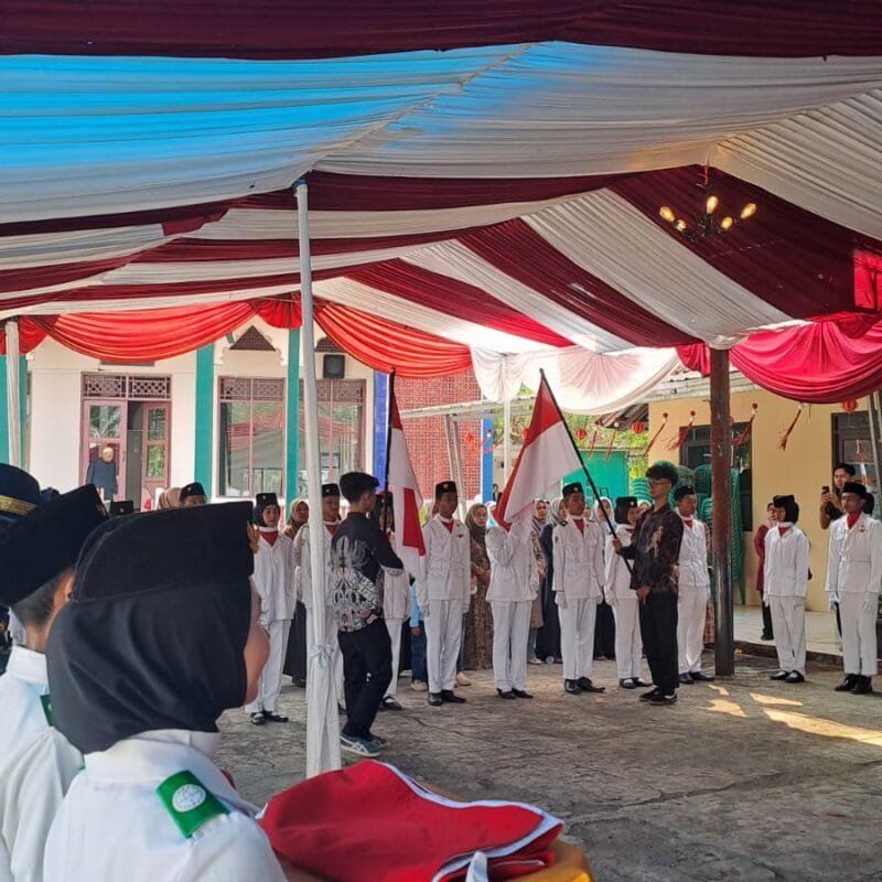 Polsek Cisaga Hadiri Pengukuhan Paskibra Desa Bangunharja, Pastikan Persiapan HUT RI ke-81 Berjalan Aman
