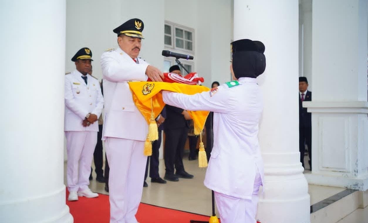 Penurunan Bendera Merah Putih HUT ke-81 RI, Bupati TRK Apresiasi Paskibraka Nagan Raya